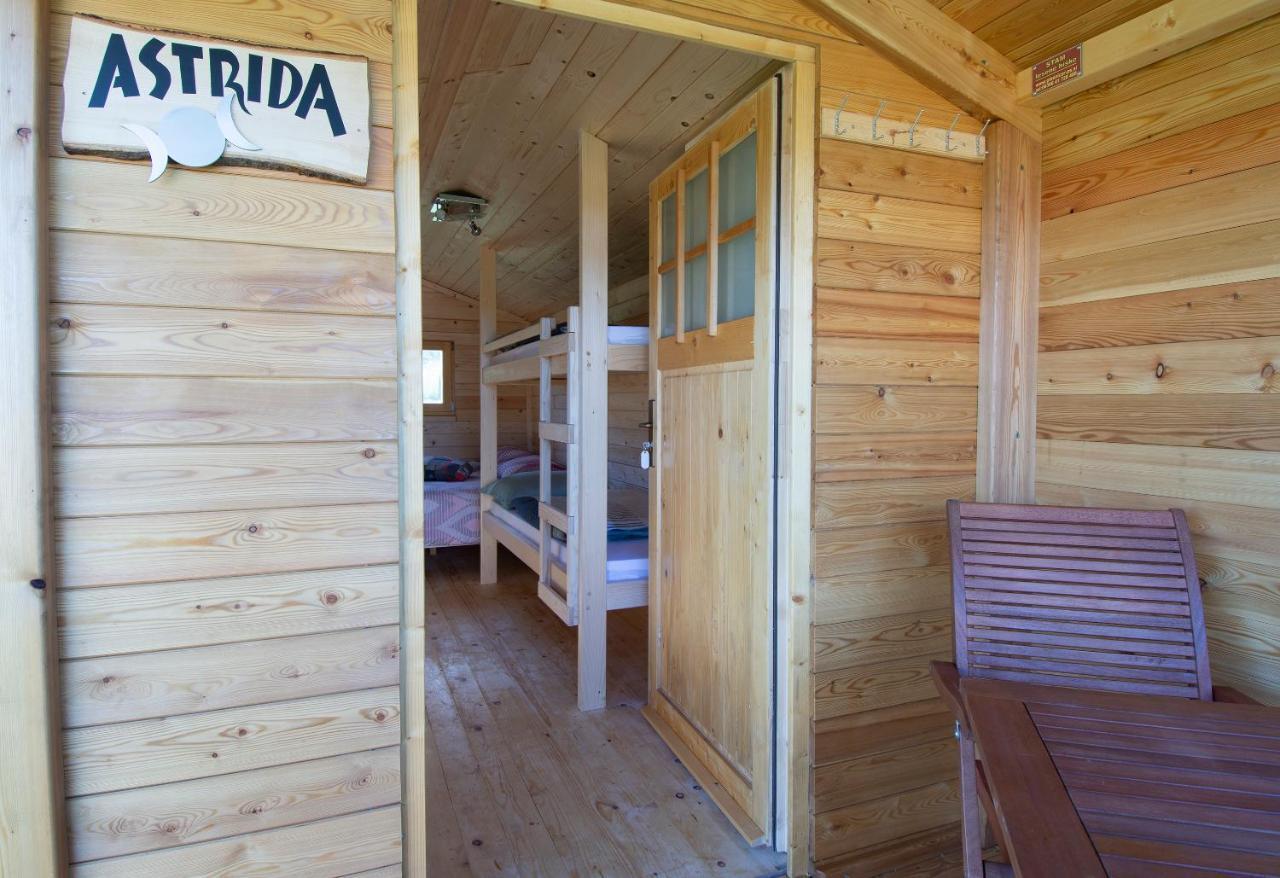 Hotel Camp The Sunrise Hill Pivka Exterior foto