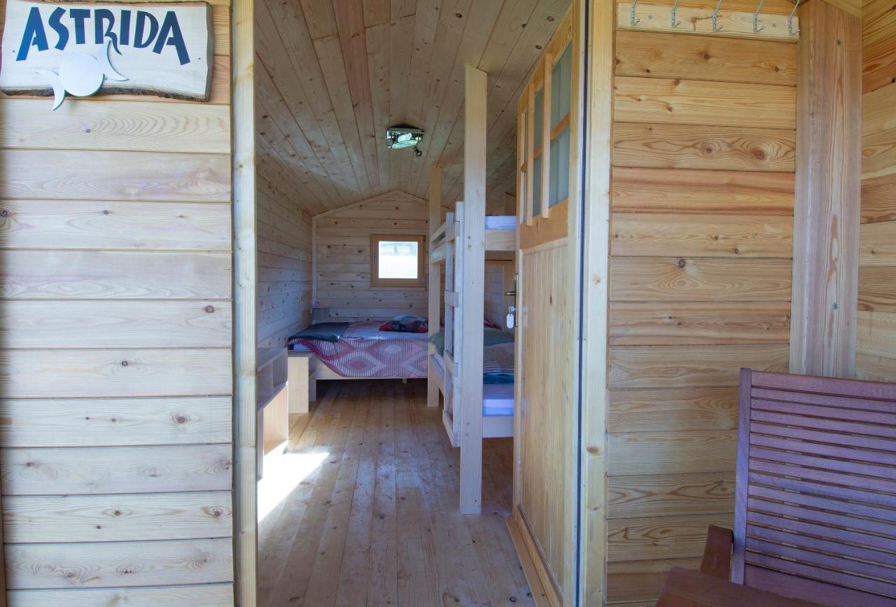 Hotel Camp The Sunrise Hill Pivka Exterior foto