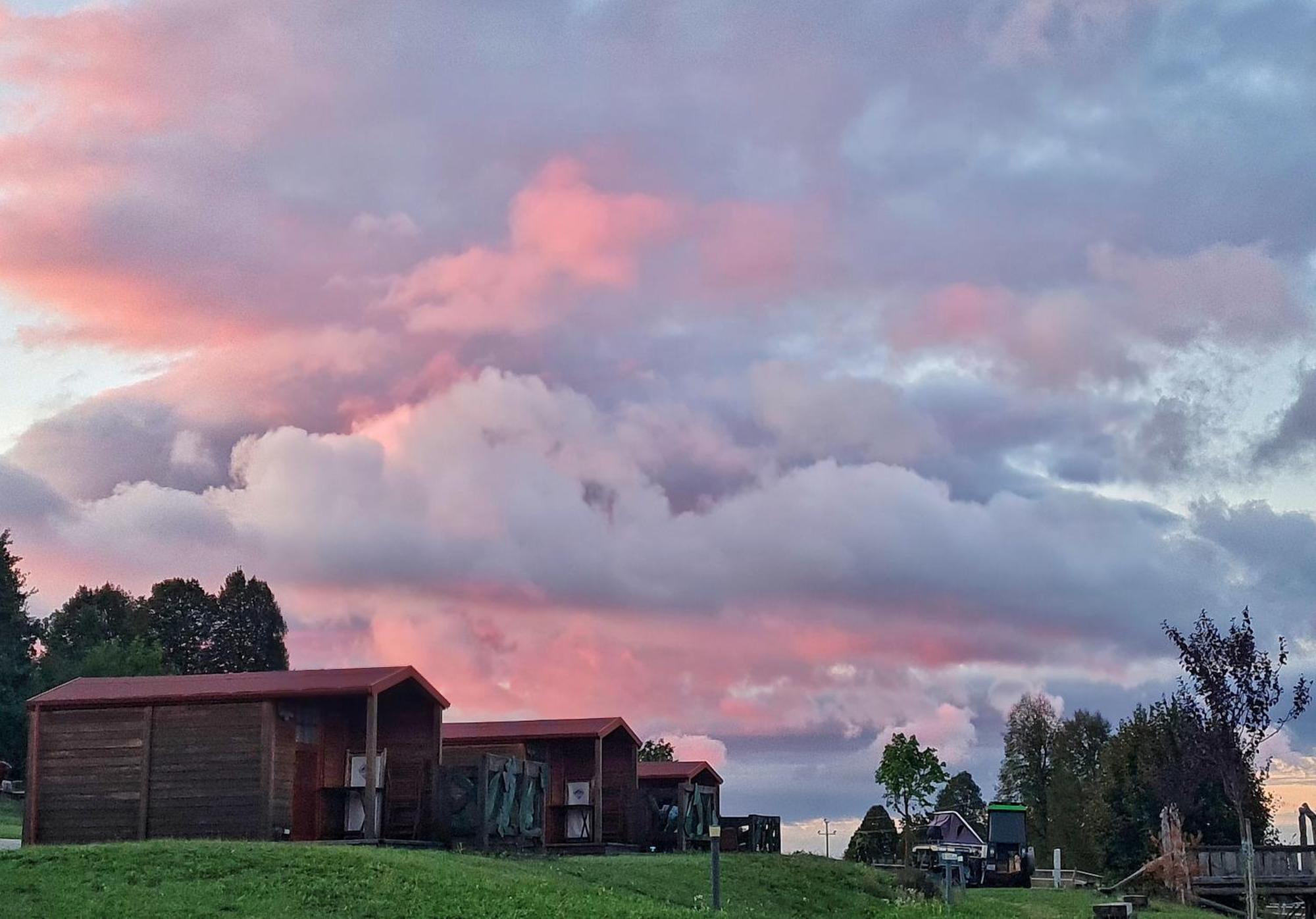Hotel Camp The Sunrise Hill Pivka Exterior foto